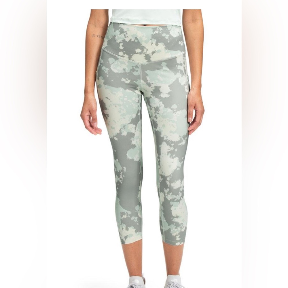 Brand new North Face Women’s motivation 7/8 tights